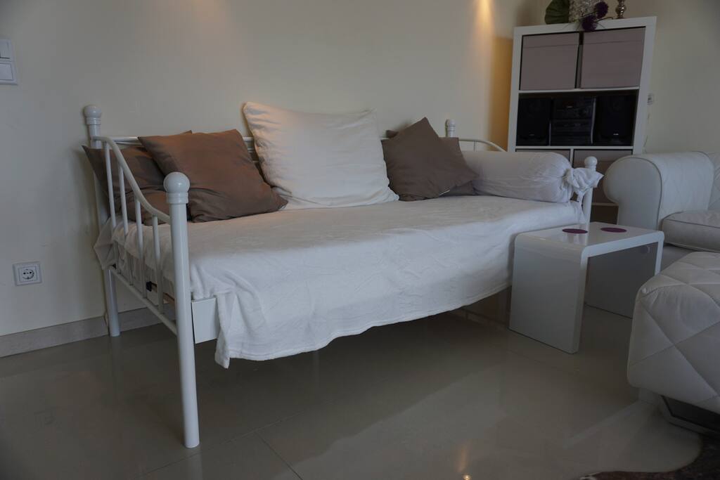 Schlafcouch im Wohnzimmer