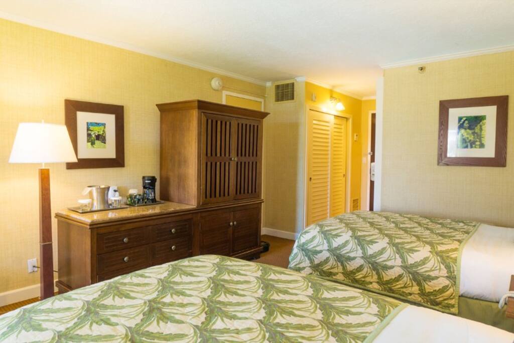Twin Bedroom