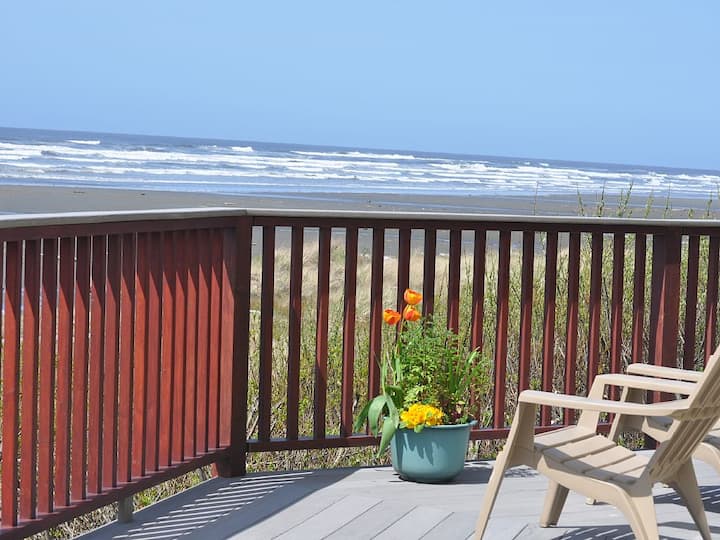 Daybreak on SunsetOcean FrontRight On The Beach Houses for Rent in