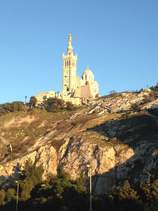 Au pied de Notre Dame de la Garde