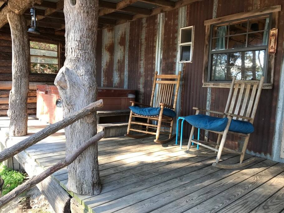 CiCi's Rustic one bedroom at Bluegill Lake Cabins Cabins for Rent in