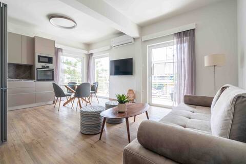 SeaView Stylish Suite in Varkiza