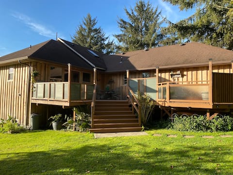 Elk House Retreat -hot tub under the stars