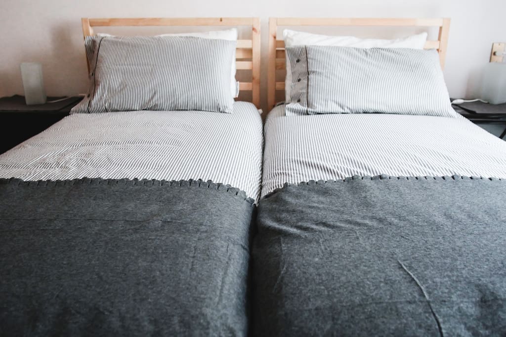 Camera da letto con letti uniti