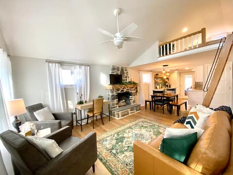 Emerald Oasis- A fully renovated riverside cottage