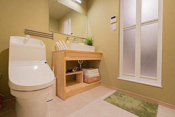 2 F洗面所&トイレ