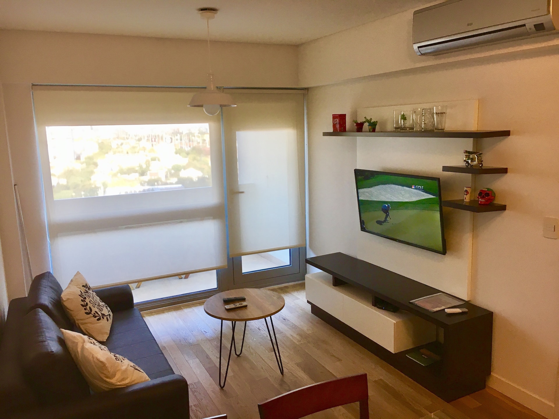 Modern & luminous Luxury Apt - GYM, Swimming Pool