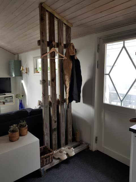 Top Airbnb: Cozy little cottage close to the beach. in Mariagerfjord