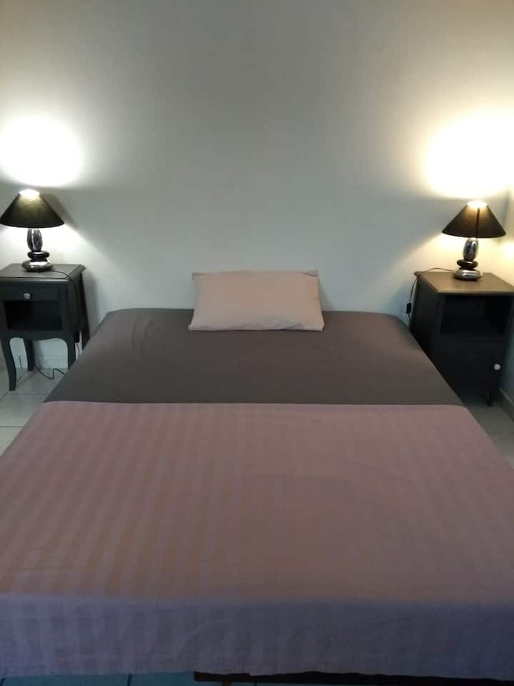 Krevet u spavaćoj sobi 1 - 160