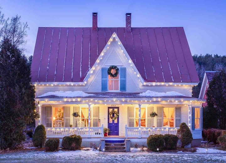 Woodstock Riverfront Escape w/ Hot Tub on 2 Acres