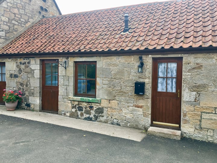 Converted steading near Linlithgow