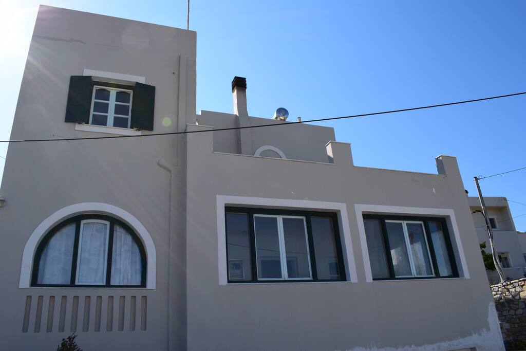 Ολόκληρο σπίτι, το διαμέρισμα που ενοικιάζεται είναι ο πάνω όροφος