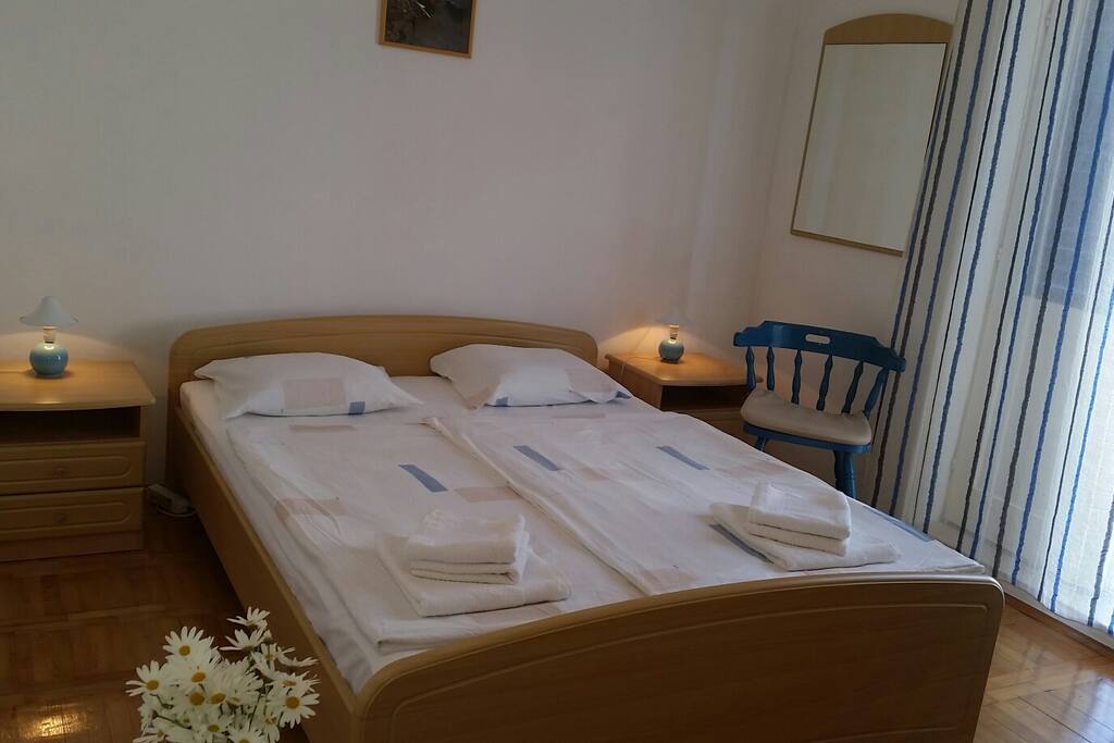 Room for 2 people