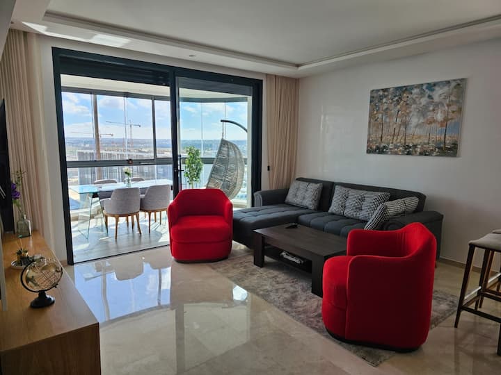 Luxury Flat Cfc/13th Floor
Balcony, Stunning View - Casablanca