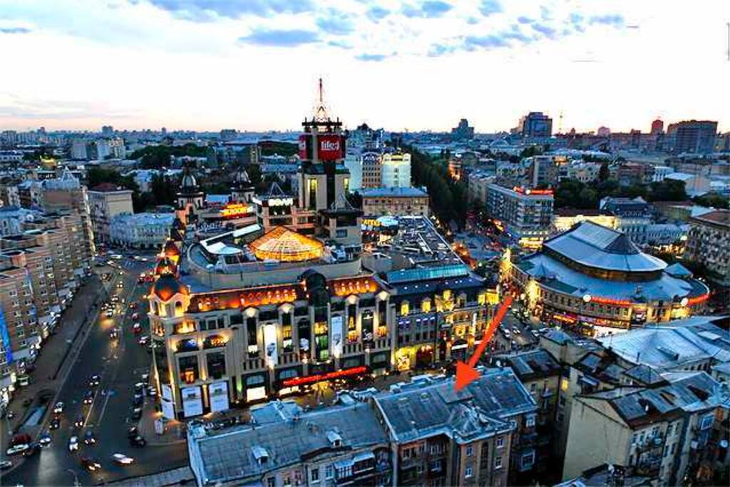 The view of our house from above. Opposite there is Mandprin Plaza, Arena City, Bessarabian Market and Kreschatik Street on the right.