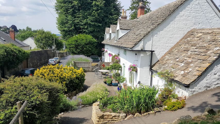 B&B in the beautiful Slad Valley.