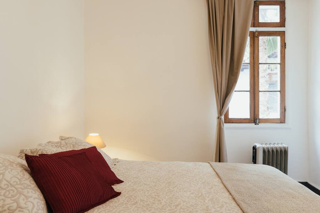 Habitación (A) Cama Matrimonial