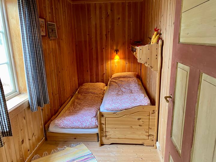 ห้องนอน 2 (Bedroom 2)