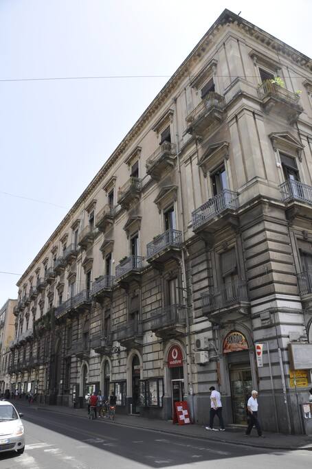 Ingresso su Via Umberto