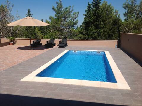 Studio Poolside with Patio 100m from the beach