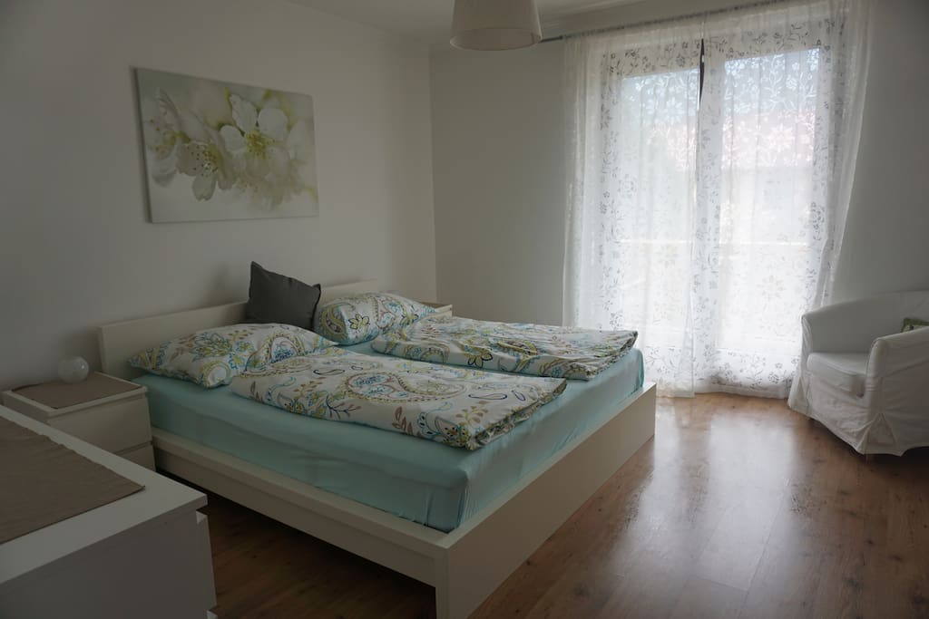 Bedroom 1
180x200