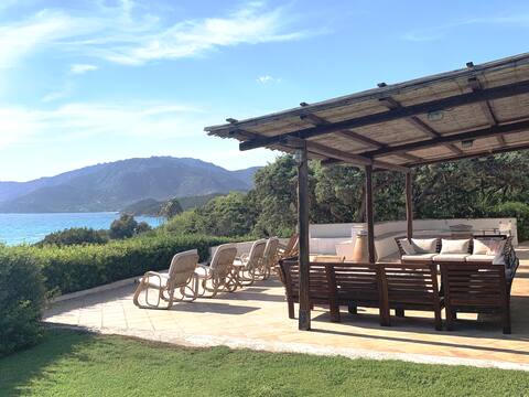 Villa Blu - with a view and private access to the sea
