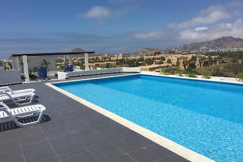 Charming condo walking distance from Medano Beach