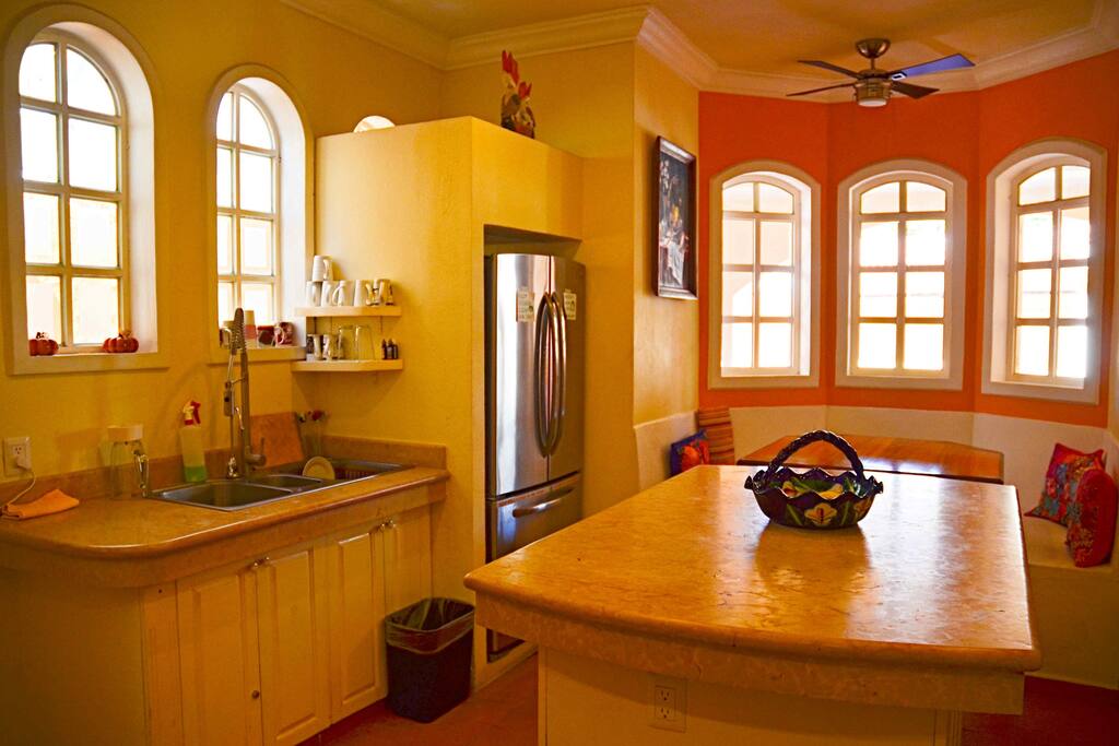 Kitchen with all elements you need - cocina totalmente equipada