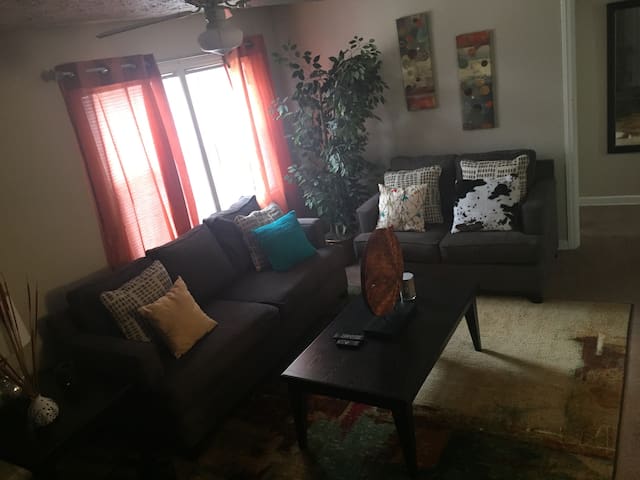 Cozy Entire 1BR. Prime Location!