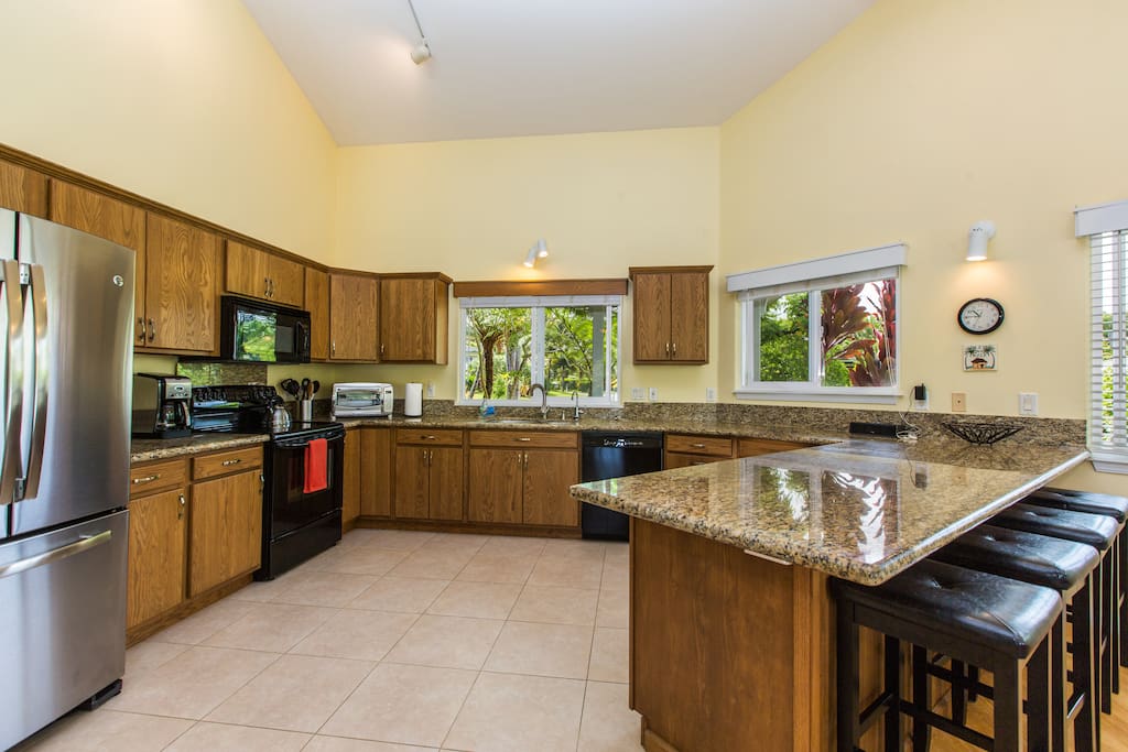 Kitchen area with breakfast bar