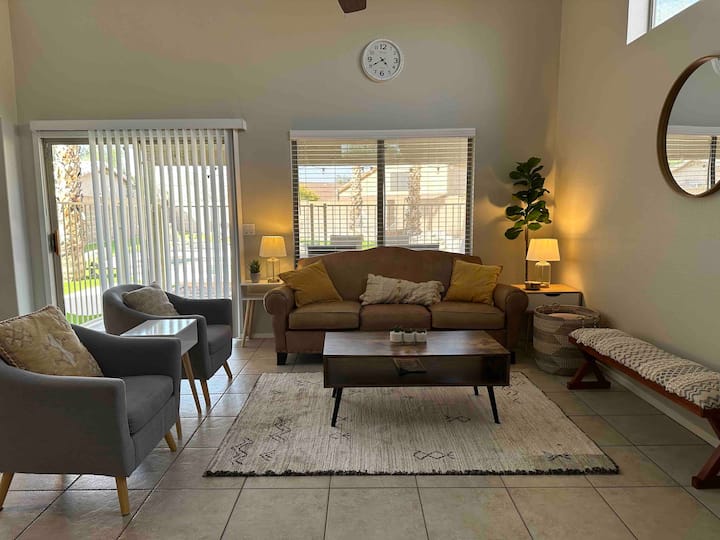 Cozy Getaway Home W/pool And Great Location! - Sun City West, AZ