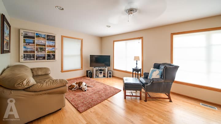 Idyllic Lake Michigan Retreat In Norton Shores - Muskegon, MI