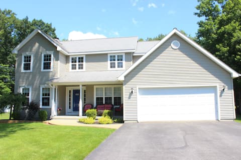 Beautiful Track/SPAC home, w pool & pool house