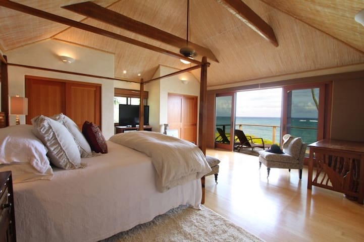 Very Private Oceanfront Home! Paia Paradise!