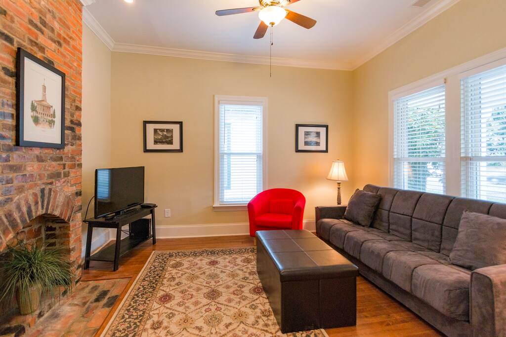 Relax in the Living Room
with 40" Flat screen TV