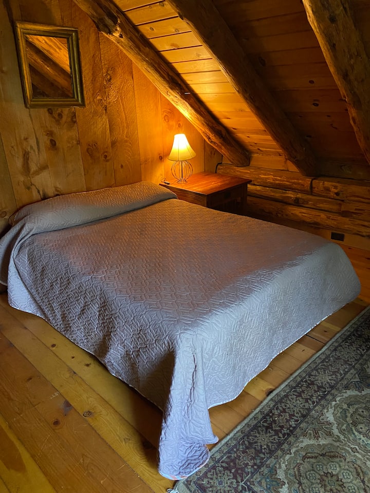 غرفة النوم الجنوبية. المرتبة جديدة تمامًا ومريحة للغاية. 