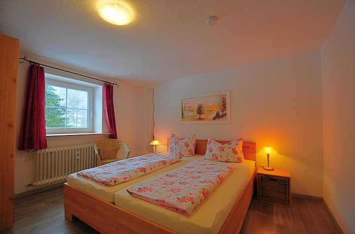 Спалня 2 от 3