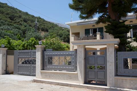 Epic Villa, Agia Efimia, Kefalonia, Walk to Beach