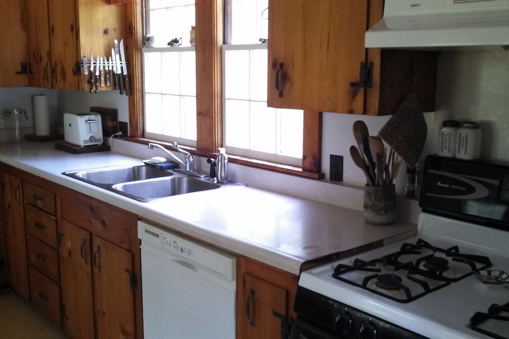 Gas stove and all kitchen utensils included