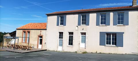 Gites de L'Ancienne École 18 people