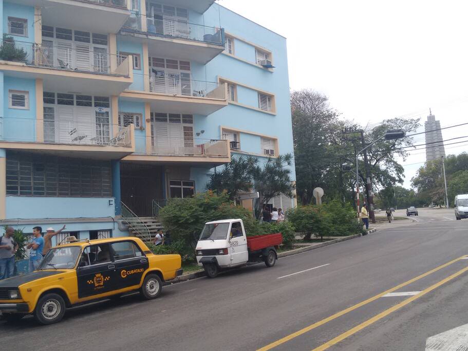 Vista Frontal del Edificio