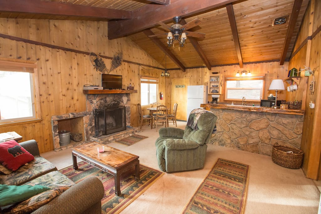 Welcome! Wifi, Roku, Cozy and warm