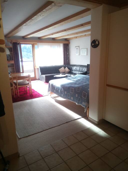 Wohnzimmer aus Sicht der Küche