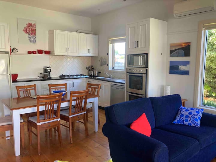 Cheerful Holiday Cottage - Barwon Heads