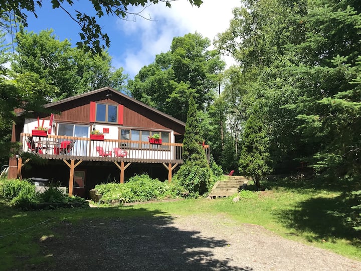 SainteAnnedesLacs Vacation Rentals & Homes Quebec, Canada Airbnb