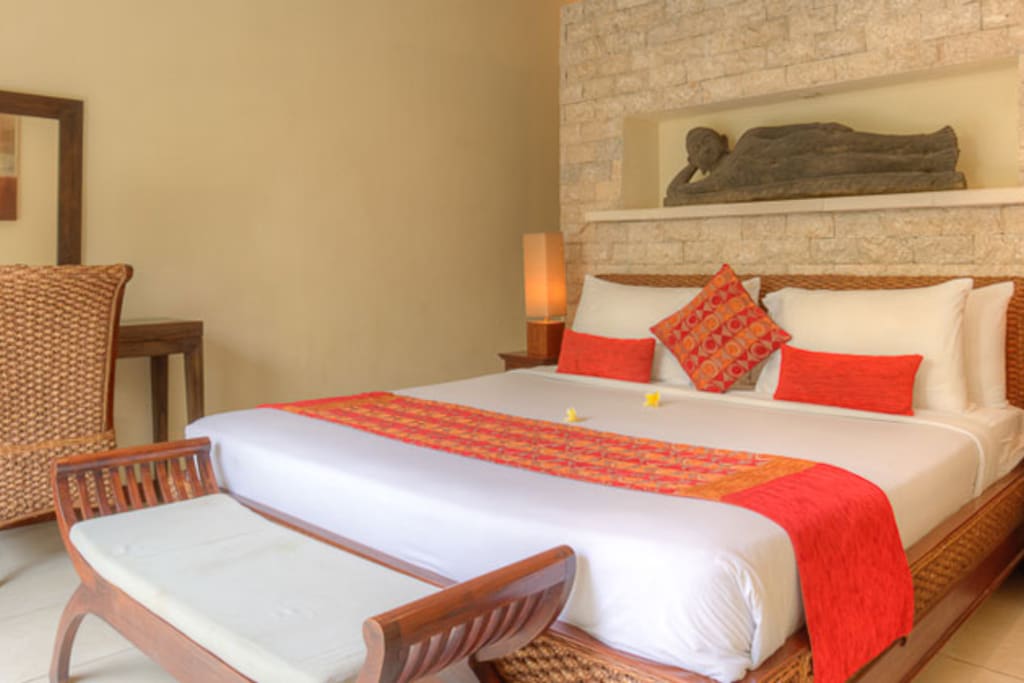 Downstairs bedroom with king size bed