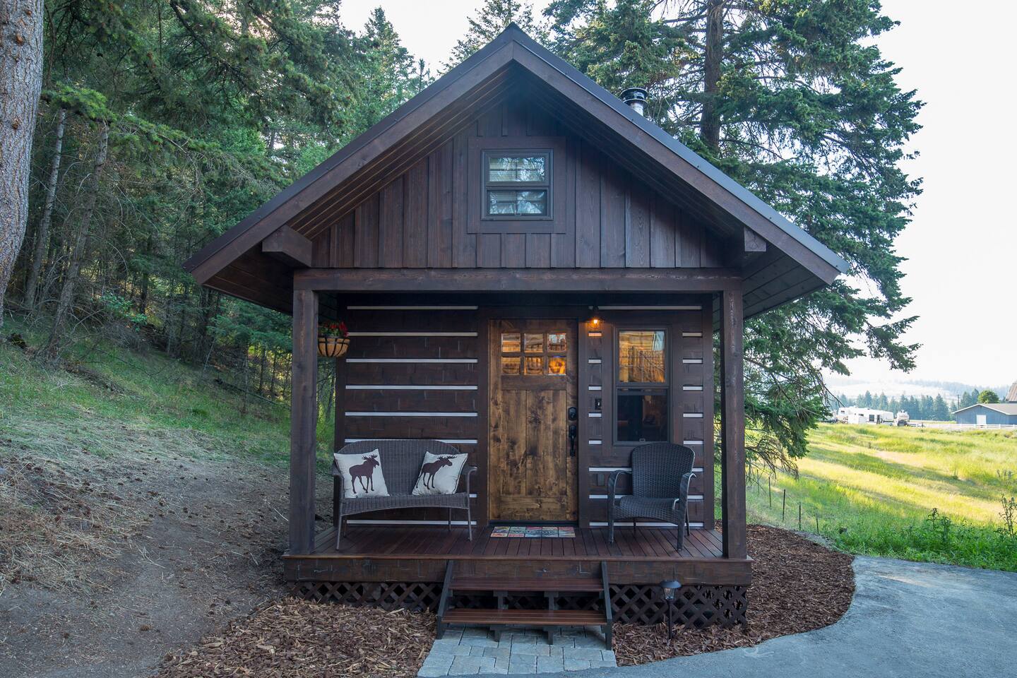 Pine Lodge Luxury Tiny House Cabins For Rent In Kalispell