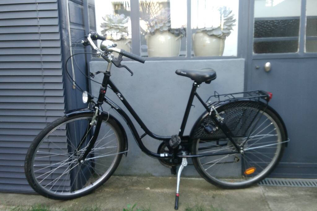 1-VÉLO de ville à disposition