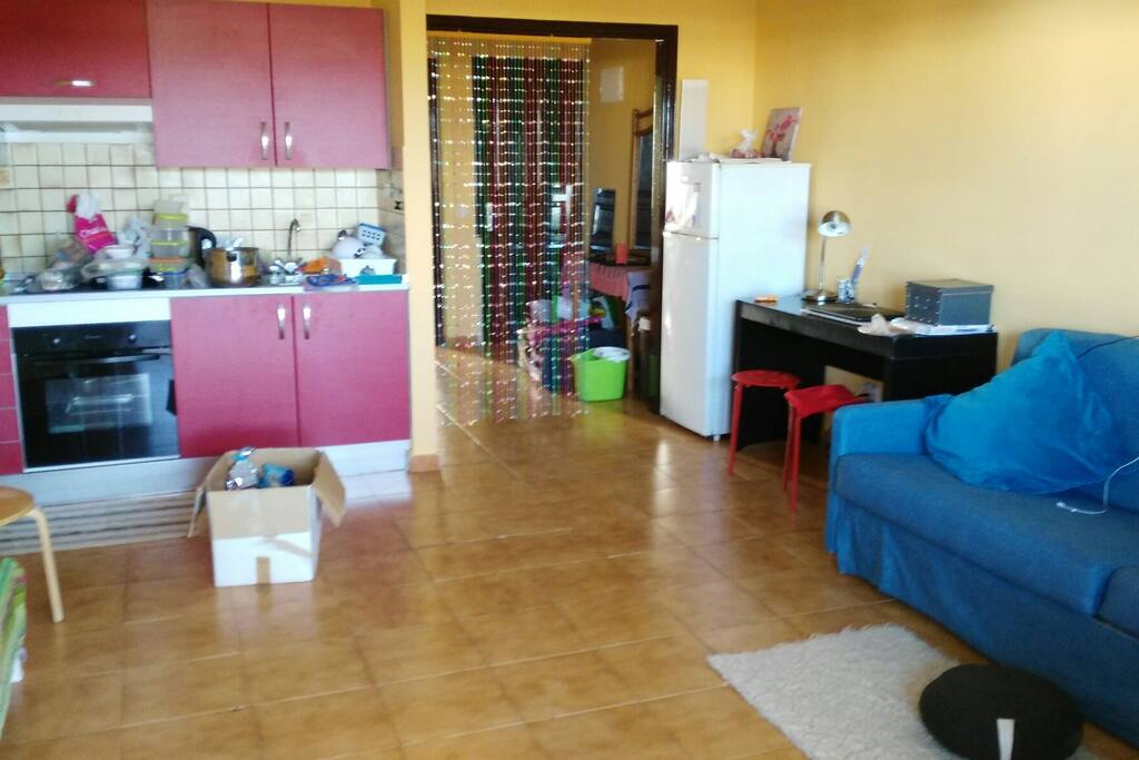 salón cocina y entrada
