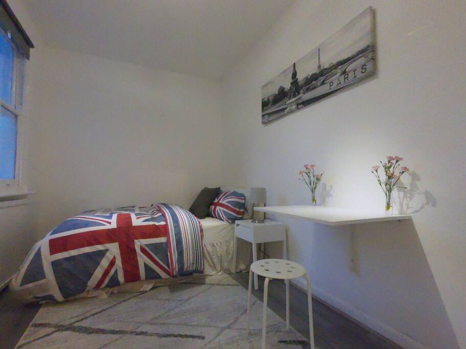 Drop Leaf Table / Study